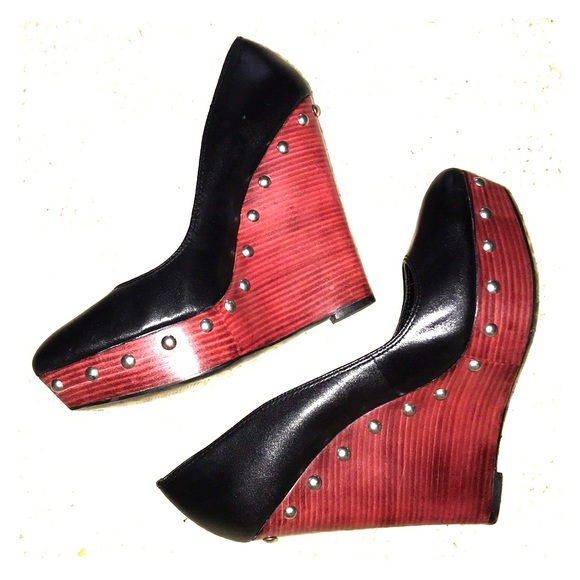 Donald J Pliner ELIZA Red Platform Studded Wedge - Picture 4 of 7